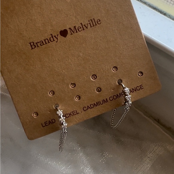 Brandy Melville💖MINI DROP HOOP EARRINGS - Picture 6 of 12